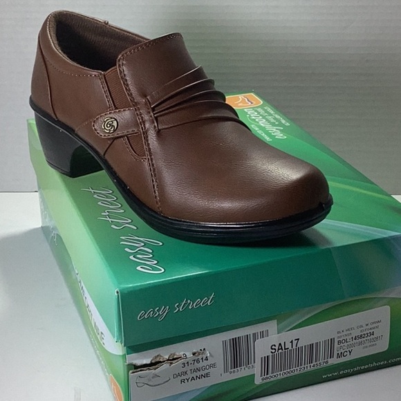 Easy Street
Ryanne - Picture 6 of 6